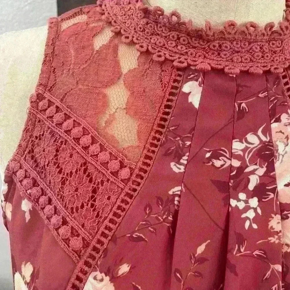 Taylor&Sage Size Small Boho Floral top - Picture 2 of 9